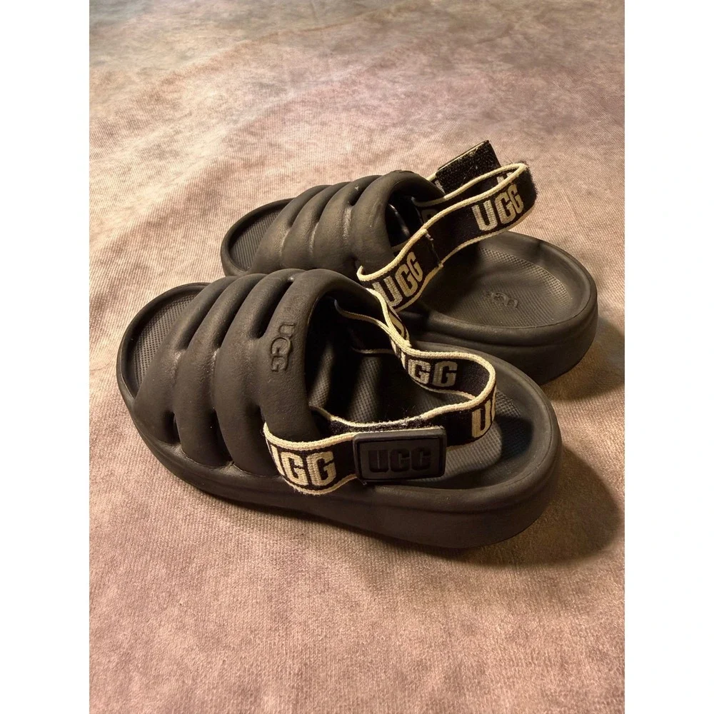 UGG Sport Yeah Black Foam Slingback Slide Sandals 1126811 Kids Size 13/1